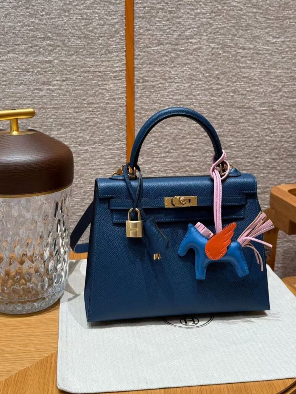 Classic Hermes Bag: A Stylish and Versatile Choice for Elegance